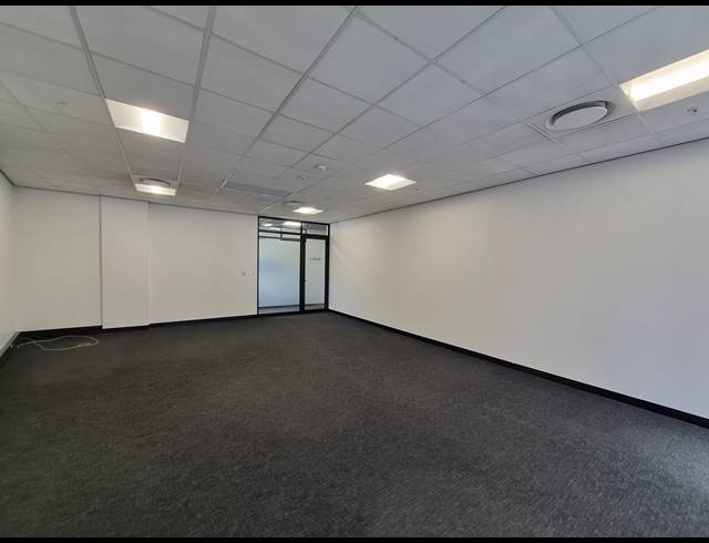 70M² OFFICE TO LET IN GLENADRIENNE